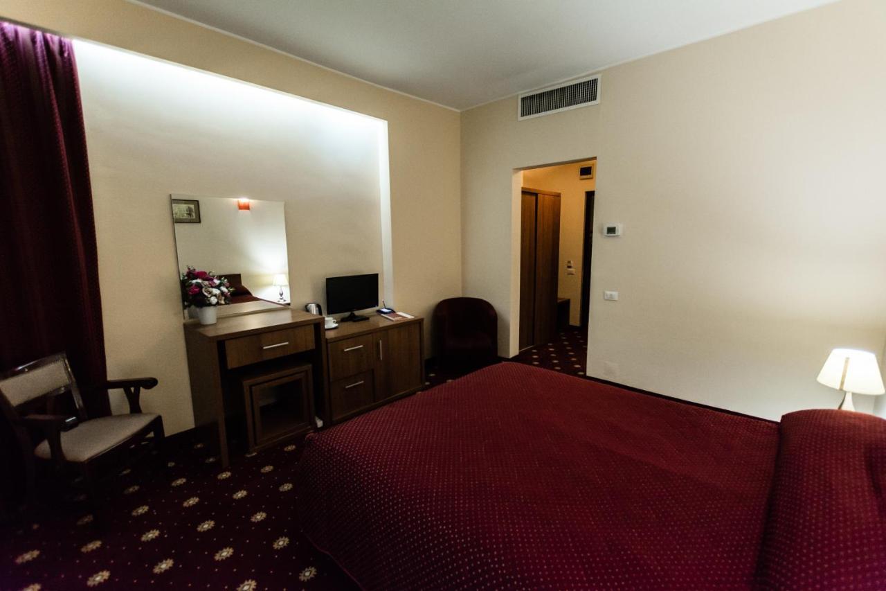 Hotel Ferdinand Constanţa Eksteriør bilde